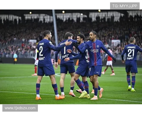 巴黎圣日耳曼欢迎德罗回家永远